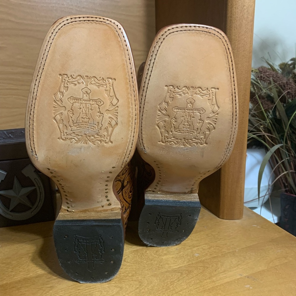 New Tanner Mark Boots Square toe size 9 1/2 in mens .